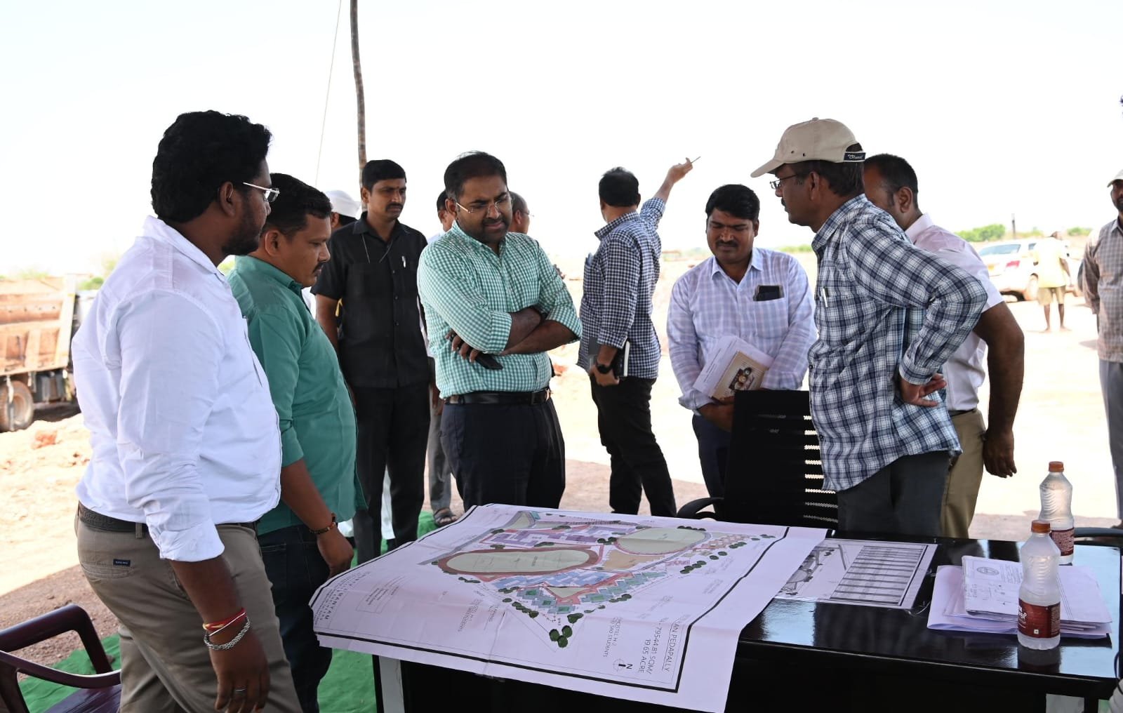 ప్రభుత్వ భూముల వివరాలను సమగ్రంగా సిద్ధం చేయాలి*